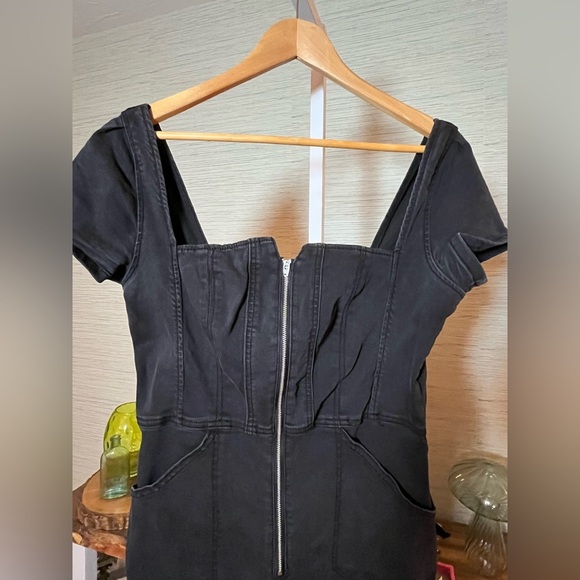 We The Free • CRVY Selena Slim Leg One-Piece Denim Romper Jumpsuit Black Large - Picture 4 of 9